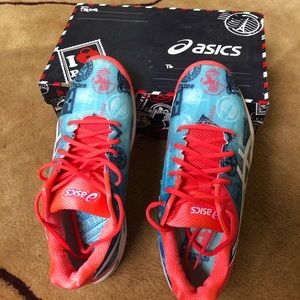 Brand New Woman ASICS tennis shoes!